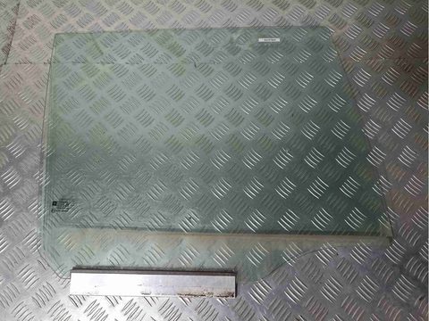 Стекло двери задней правой Opel Zafira, 2003 г., арт. 023764