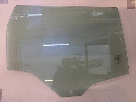 Стекло двери задней правой Mini Clubman, 2017 г., OEM 51357344142, арт. 10092