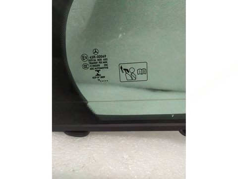 Стекло двери задней правой Mercedes C W205, 2016 г., OEM A2057300155, арт. 21710, фото 2