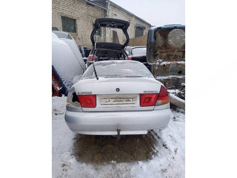 Стекло двери задней правой Mitsubishi Carisma, 1995 г., арт. 40179