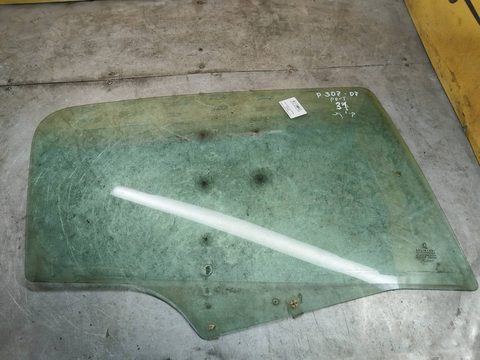 Стекло двери задней правой Peugeot 307, 2001 г., арт. 98811