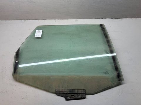 Стекло двери задней правой Audi 100 C4, 1994 г., OEM 4A5845026, арт. B113475384