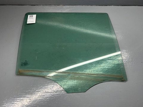 Стекло двери задней правой Mercedes C W203, 2005 г., арт. B87089288