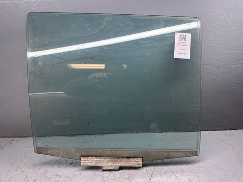 Стекло двери задней правой Mercedes E W124, 1991 г., арт. B93435359