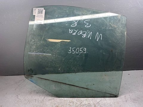 Стекло двери задней правой Volkswagen Golf, 1999 г., OEM 1J9845026F, арт. B93694945