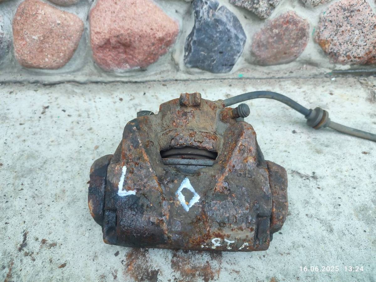 Суппорт передний левый Renault Duster, 2014 г., OEM 410111495R, арт. 015S312131, фото 3