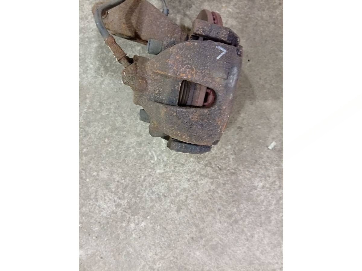 Суппорт передний левый Ford Focus, 2009 г., арт. 92950709