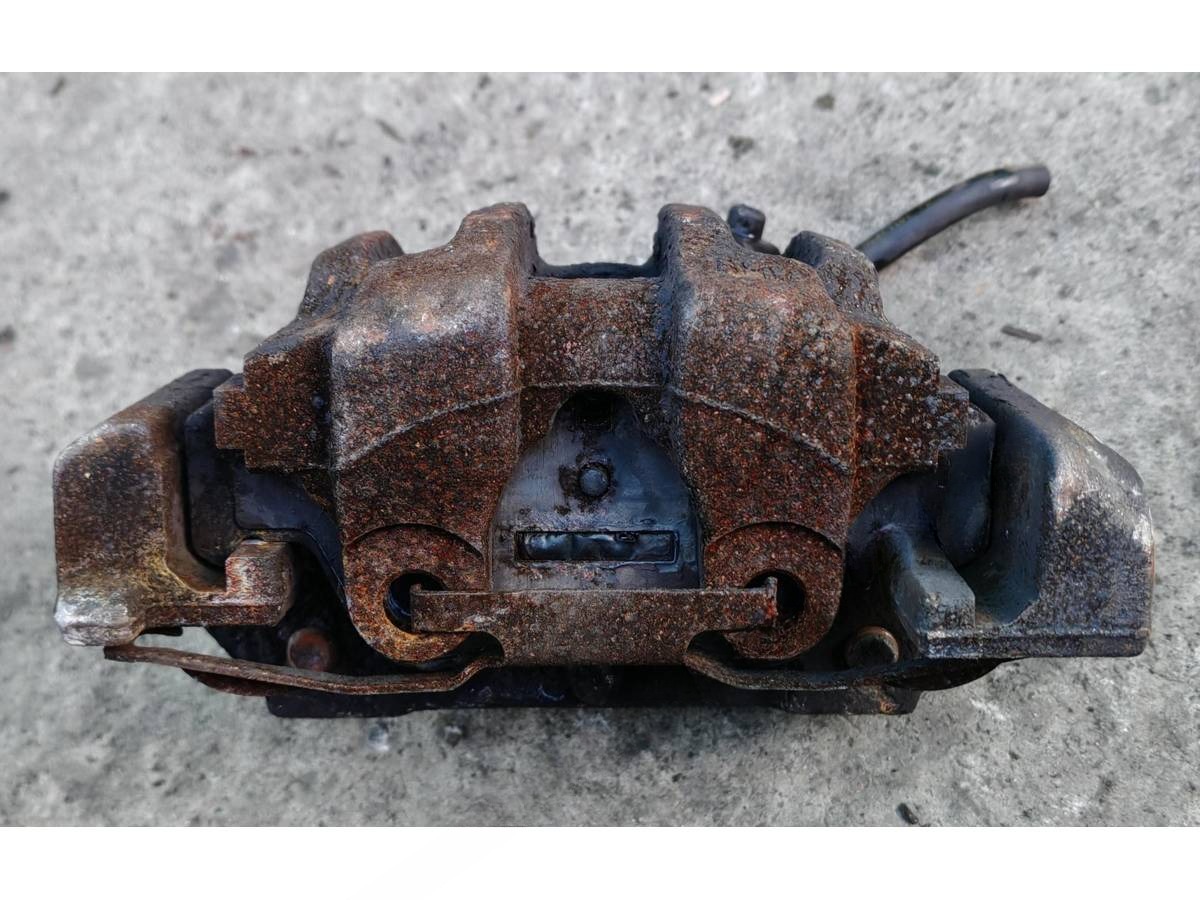 Суппорт передний правый BMW E90/E91/E92/E93, 2007 г., OEM 34116766682, арт. 015S410067