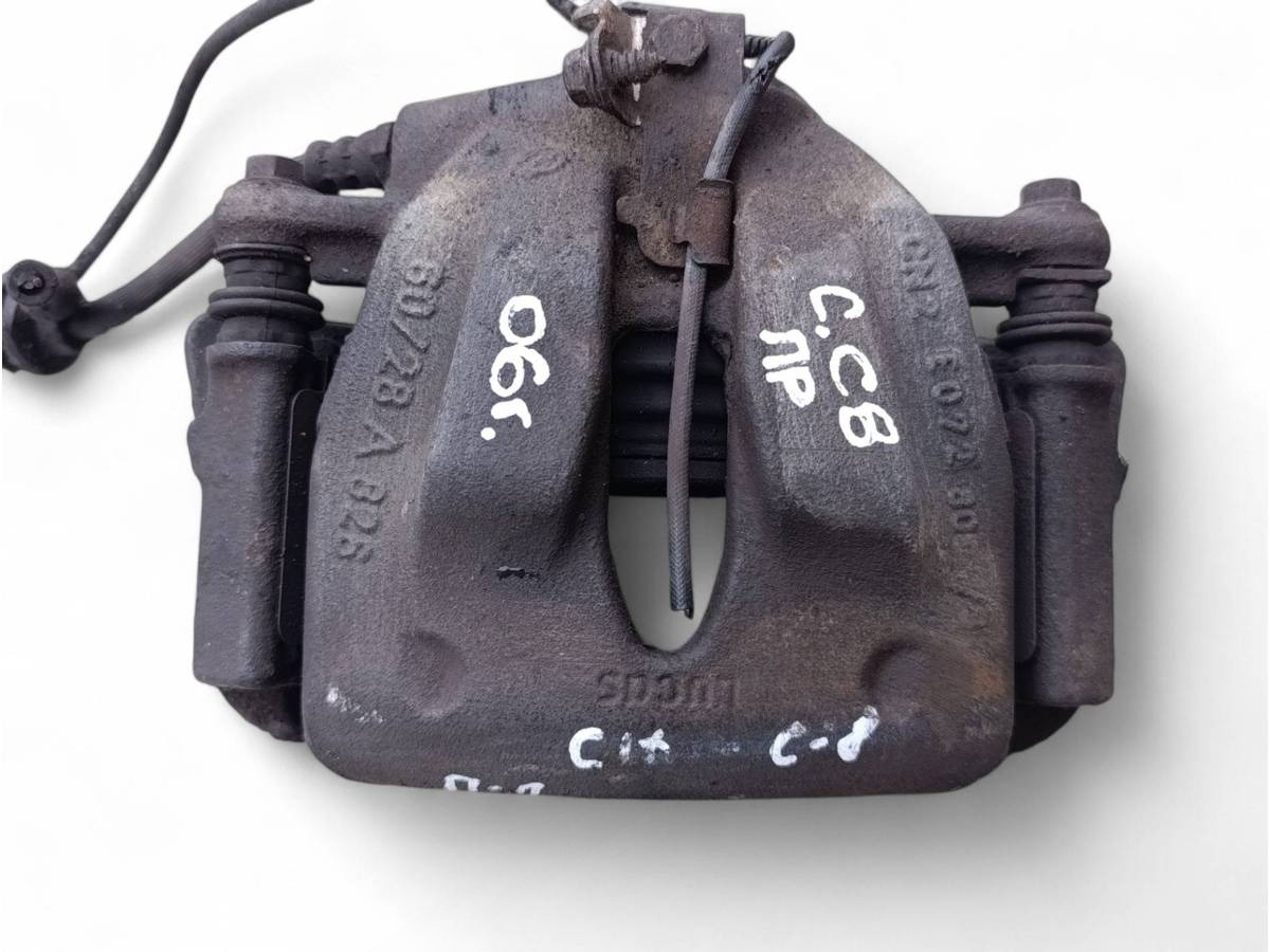 Суппорт передний правый Citroen C8, 2006 г., арт. 105663548