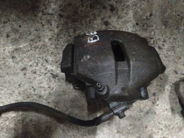 Суппорт передний правый Volkswagen Passat, 2006 г., арт. 16-76