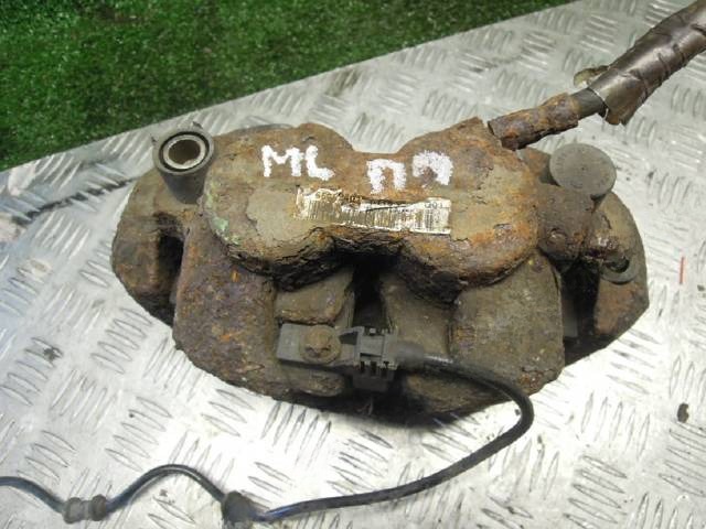 Суппорт передний правый Mercedes ML W164, 2006 г., арт. 36900