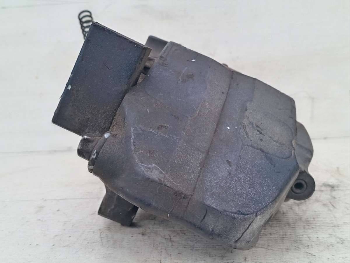Суппорт передний правый Land-Rover Range Rover Sport, 2005 г., арт. 64771460