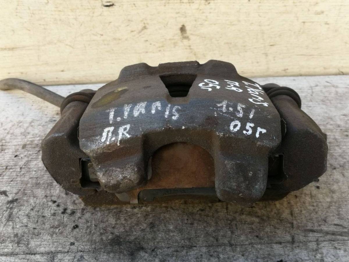 Суппорт передний правый Toyota Yaris, 2005 г., арт. 87018008