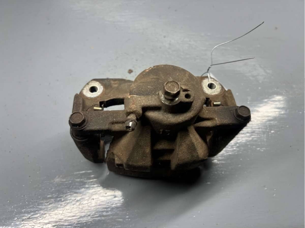 Суппорт передний правый Toyota Camry XV50, 2011 г., OEM 4773033361, арт. B74381702_2, фото 3