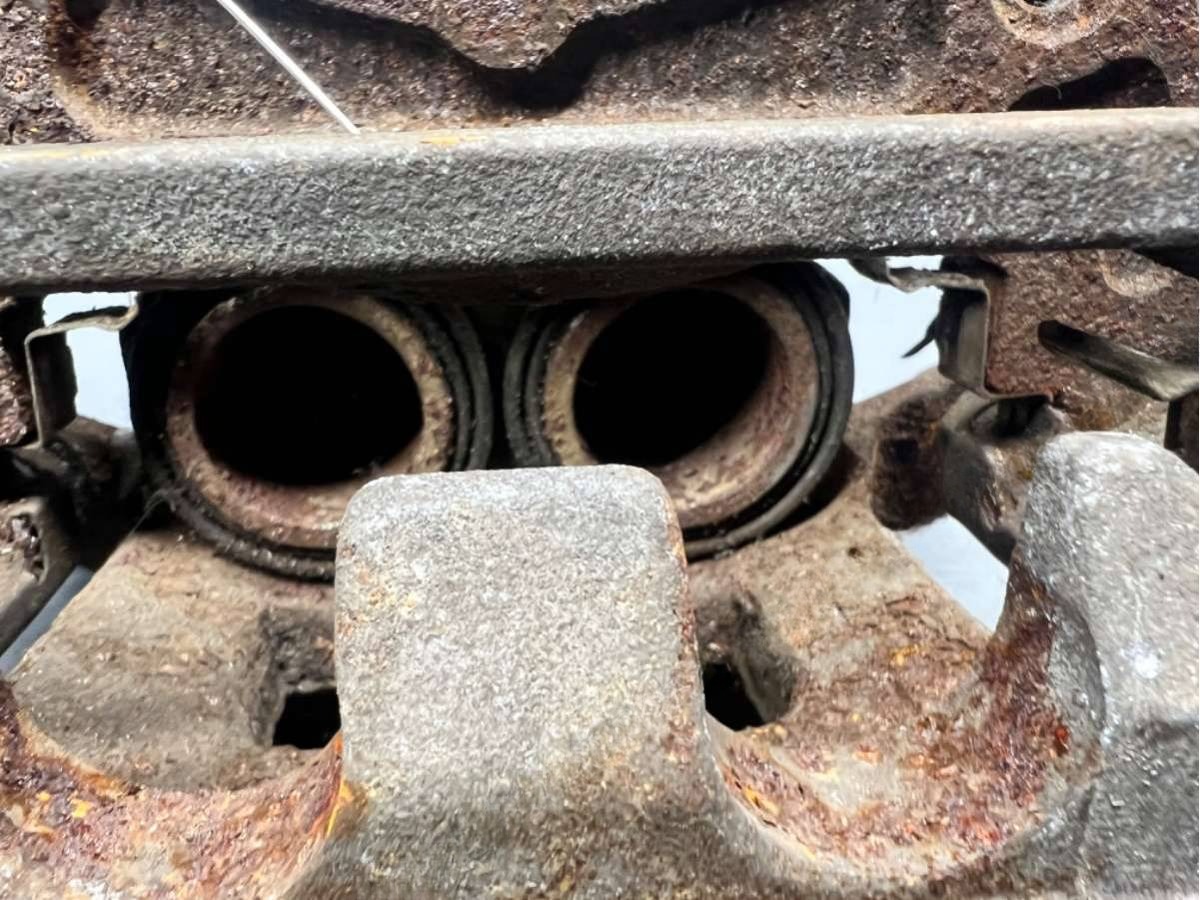 Суппорт передний правый Infiniti QX70, 2013 г., OEM 41001EJ20A, арт. B74381772_5
