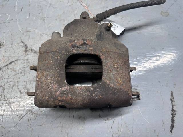 Суппорт передний правый Mercury Villager, 2001 г., OEM 410011B000, арт. B92024005