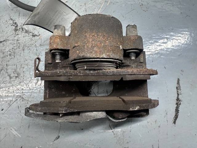 Суппорт передний правый Nissan Quest, 2002 г., OEM 410011B000, арт. B92024005_2