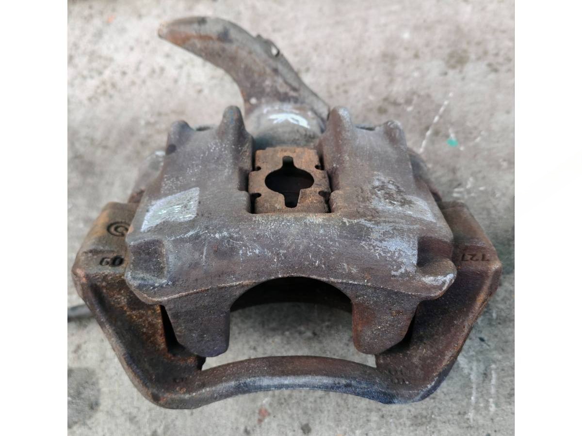 Суппорт задний правый Iveco Daily, 2017 г., OEM 5802137541, арт. 015S313327, фото 3