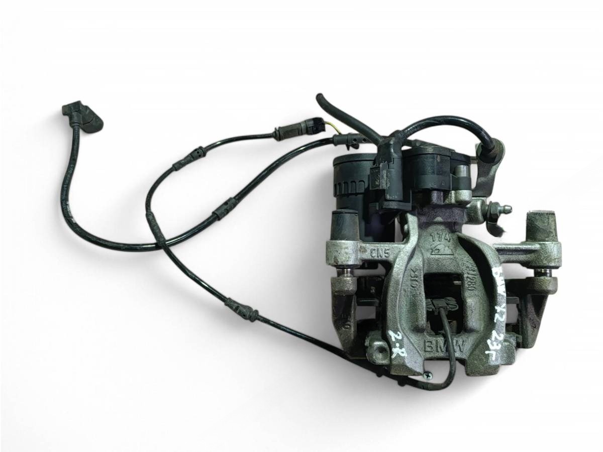 Суппорт задний правый BMW X2 F39, 2023 г., арт. 105660877