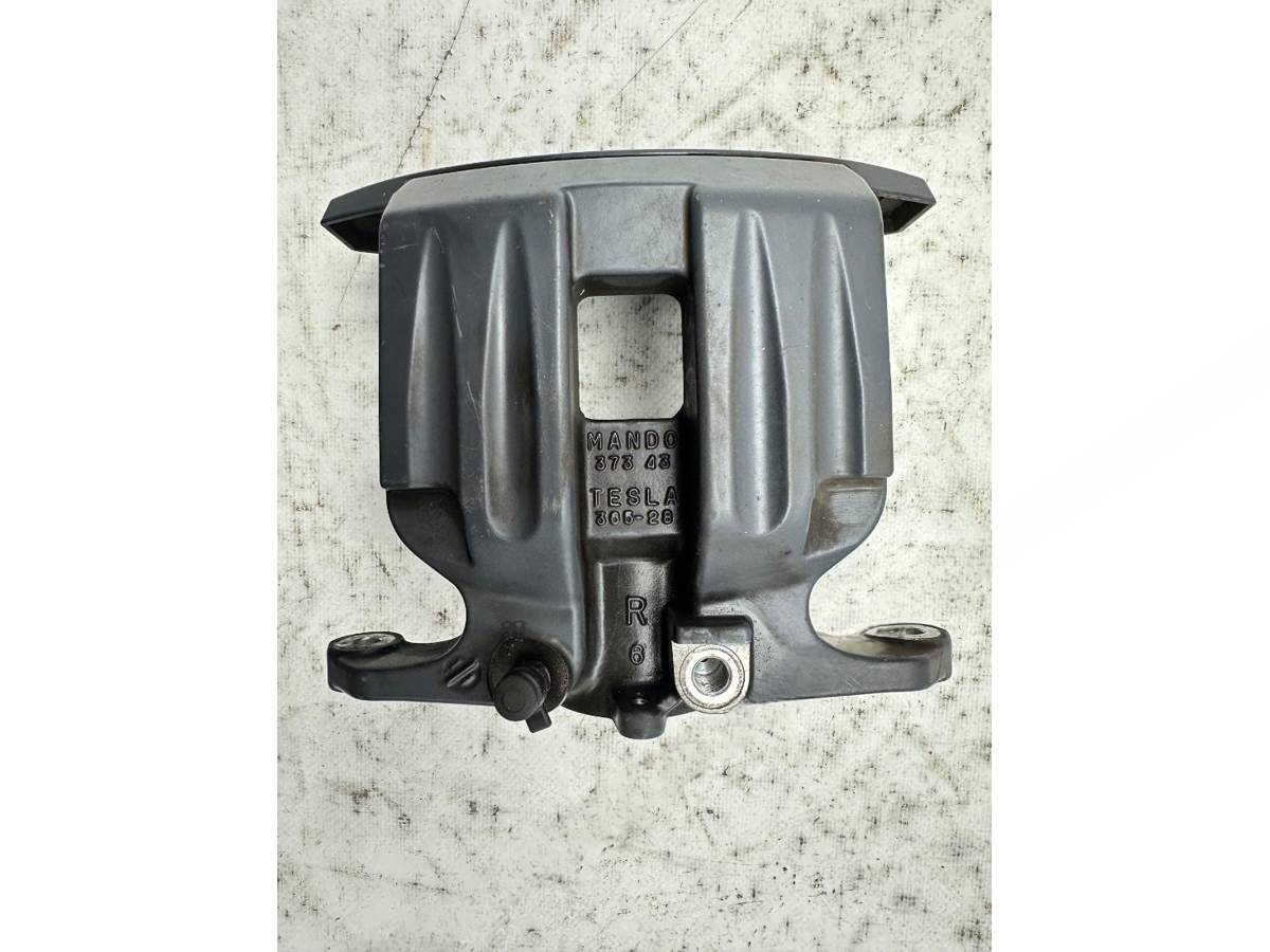 Суппорт задний правый Tesla Model S, 2012 г., OEM 37343, арт. B126815