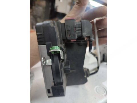 Замок двери передней правой Opel Zafira A, 2003 г., арт. 003722