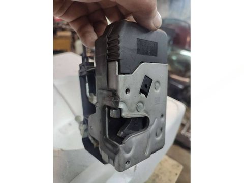 Замок двери передней правой Opel Zafira A, 2003 г., арт. 003723
