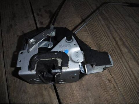 Замок двери передней правой Volkswagen Fox, 2006 г., OEM 5z3837014b, арт. 0040990