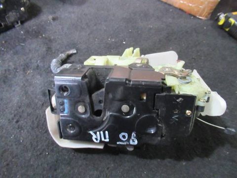 Замок двери передней правой Volkswagen Passat, 1998 г., арт. 0086956