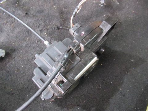 Замок двери передней правой Renault Clio, 2006 г., арт. 0087212