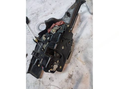 Замок двери передней правой Audi A4 B6, 2002 г., арт. 009155