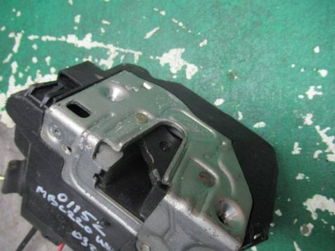 Замок двери передней правой Mercedes C W203, 2001 г., OEM 2037200435, арт. 0115395, фото 4