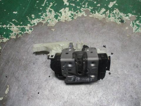 Замок двери передней правой Mercedes Sprinter, 2008 г., OEM a9067201835, арт. 0130841