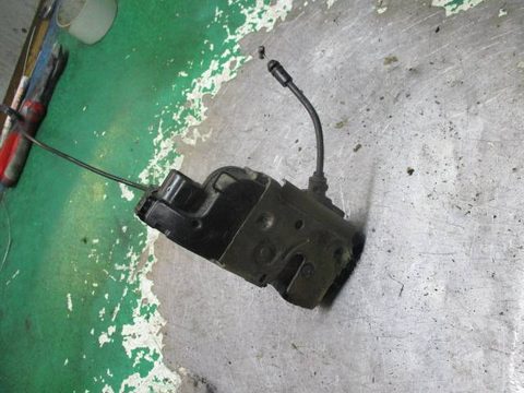 Замок двери передней правой Renault Megane, 2003 г., арт. 0131739