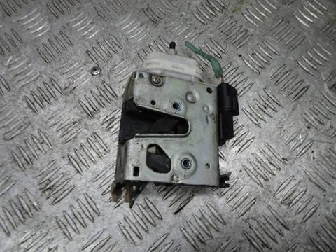Замок двери передней правой Audi A3, 2002 г., OEM 8l1837016c, арт. 0152884