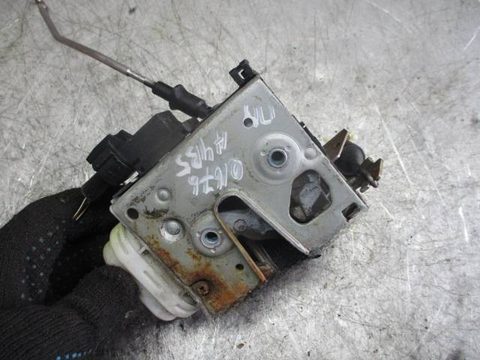 Замок двери передней правой Audi A4, 1996 г., арт. 0153078