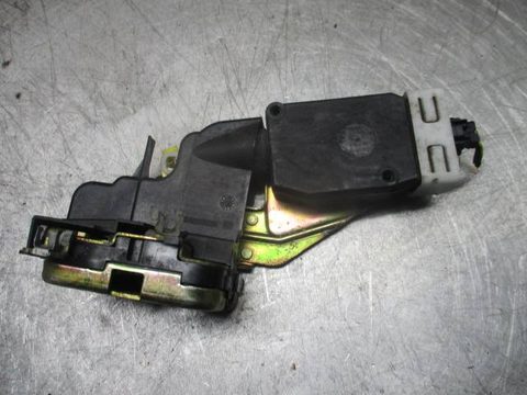 Замок двери передней правой Volvo V40, 2000 г., арт. 0170533
