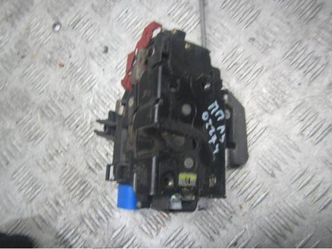 Замок двери передней правой Audi A3, 2005 г., OEM 4e1837016, арт. 0193467