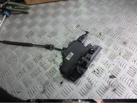 Замок двери передней правой Volkswagen Passat, 1998 г., OEM 3B1837015Ad, арт. 0202959