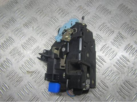 Замок двери передней правой Volkswagen Touran, 2005 г., OEM 3d1837016, арт. 0205823