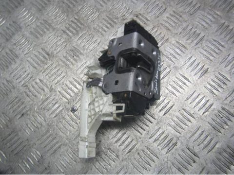 Замок двери передней правой Mercedes Sprinter, 2007 г., OEM a9067201735, арт. 0210763