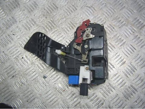 Замок двери передней правой Volkswagen Touareg, 2003 г., OEM 3d1837016a, арт. 0213748