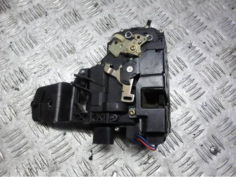 Замок двери передней правой Volkswagen Golf, 2000 г., OEM 3b1837016a, арт. 0213800