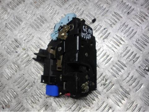 Замок двери передней правой Volkswagen Golf, 2005 г., OEM 3d1837016, арт. 0215312