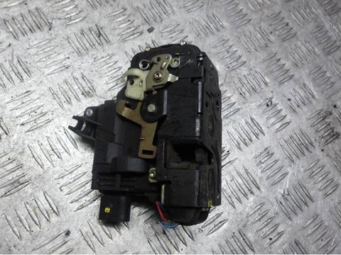 Замок двери передней правой Volkswagen Golf, 2001 г., арт. 0218672