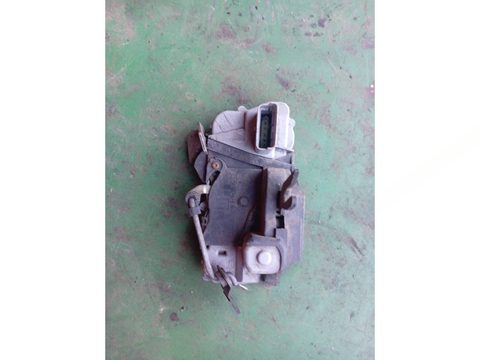 Замок двери передней правой Citroen Xsara, 2000 г., арт. 10047