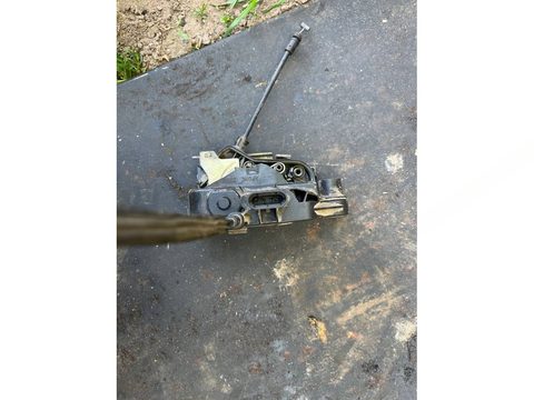 Замок двери передней правой Renault Laguna, 2003 г., арт. 111591810