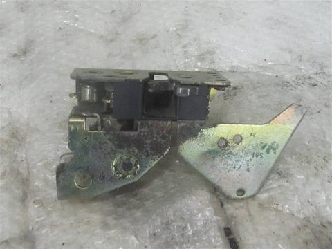 Замок двери передней правой Renault Premium, 2002 г., OEM 5001858127, арт. 15701