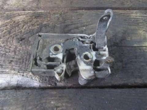 Замок двери передней правой Renault Magnum сед, 1995 г., OEM 5000937867, арт. 25361