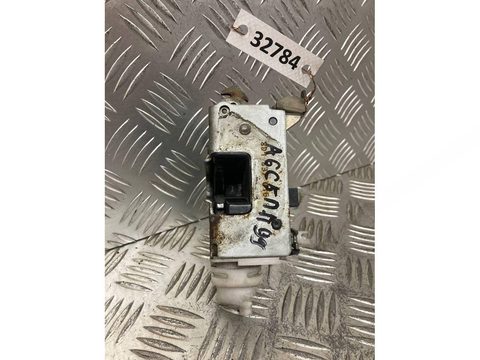 Замок двери передней правой Audi A6, 1999 г., OEM 4D0173A, арт. 32784