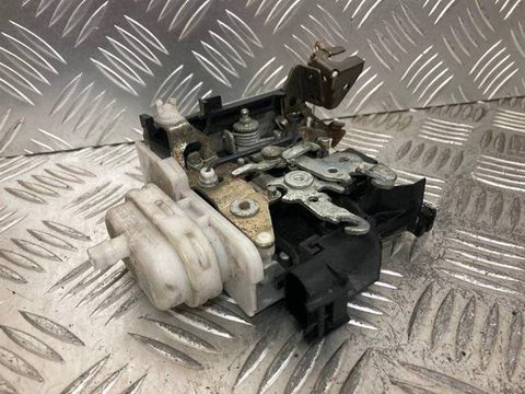 Замок двери передней правой Audi A6, 1999 г., OEM 4D0173A, арт. 32784, фото 4